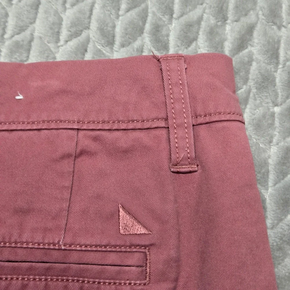 UNTUCKit St. Vincent Chino Shorts Mens 36 Pink Red Stretch 40500 Preppy